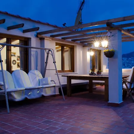 Old-town Roof-garden Apartment